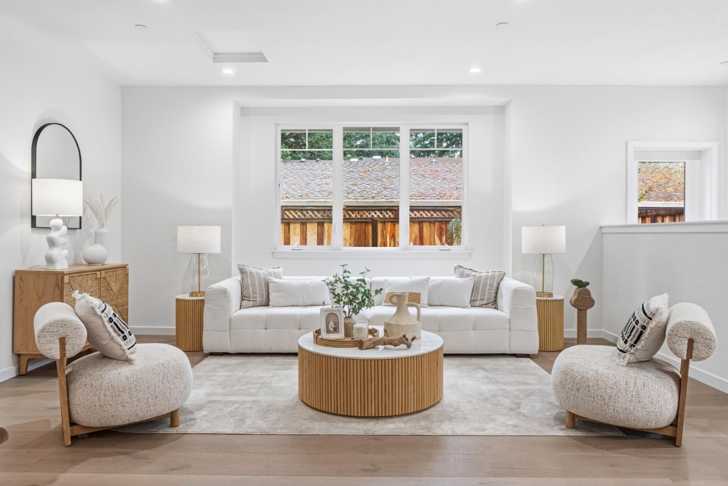 Front Image Thumbnail for ML82028056