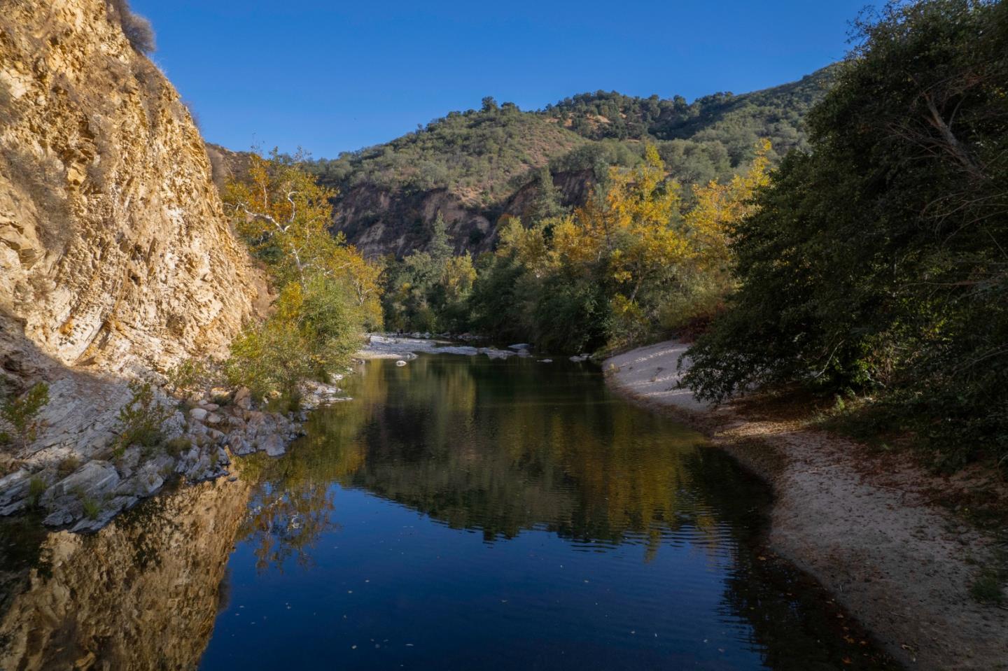 Front Image Thumbnail for ML82028109