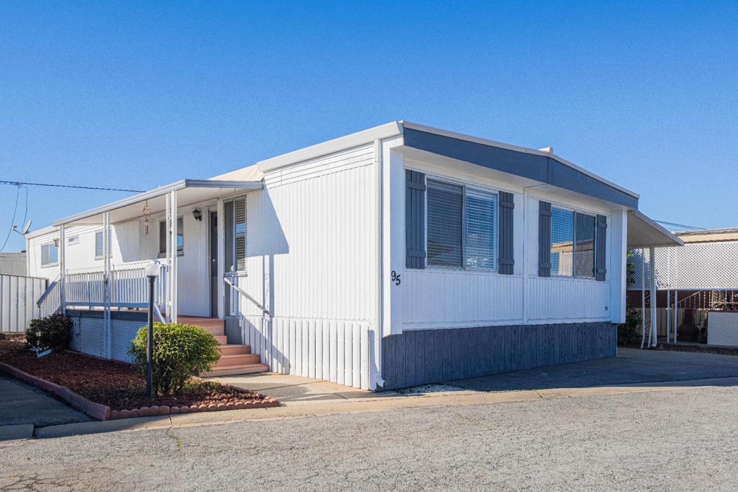 Front Image Thumbnail for ML82028202