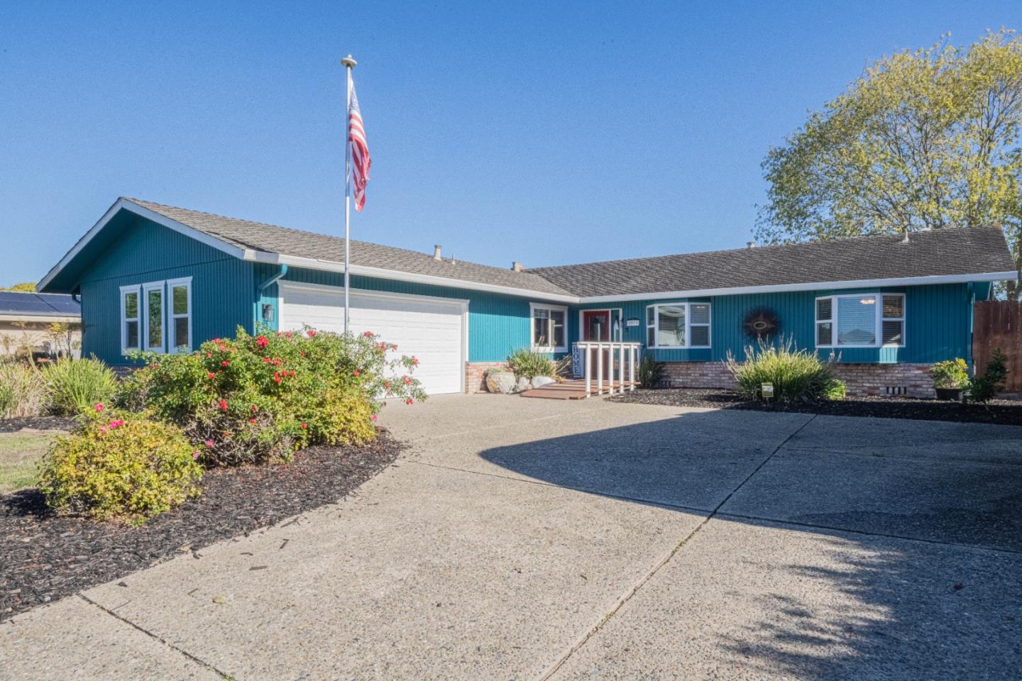 Front Image Thumbnail for ML82028207