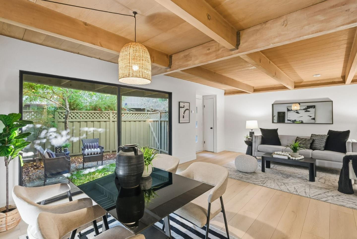 Front Image Thumbnail for ML82028296