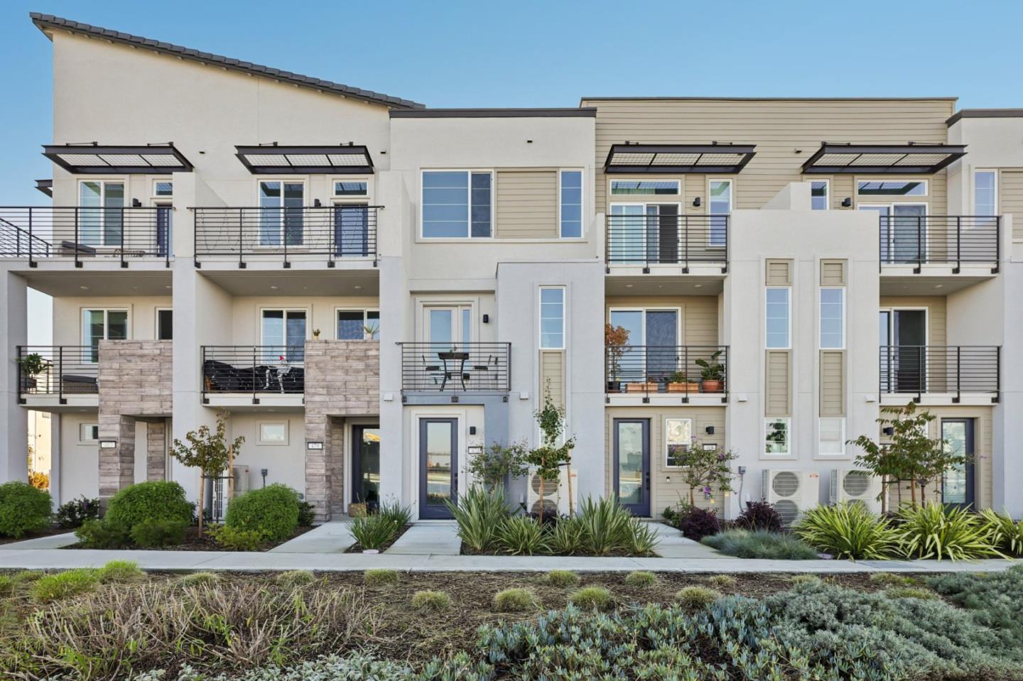 Front Image Thumbnail for ML82028340