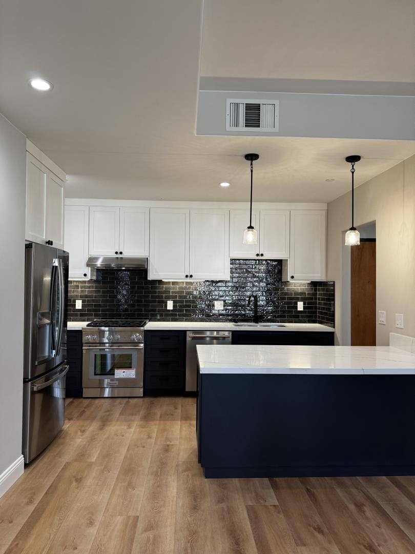 Front Image Thumbnail for ML82028379