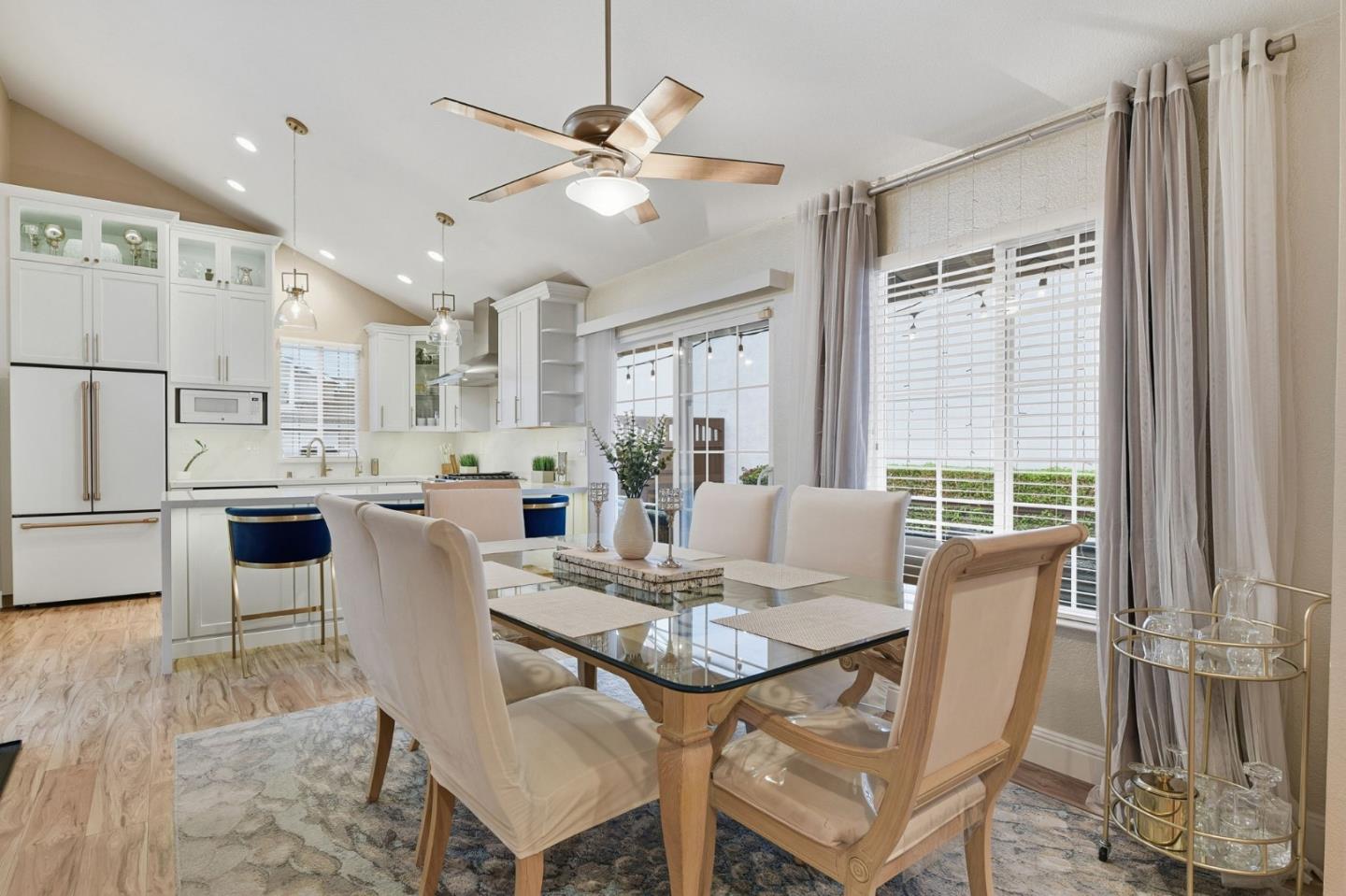 Front Image Thumbnail for ML82028394