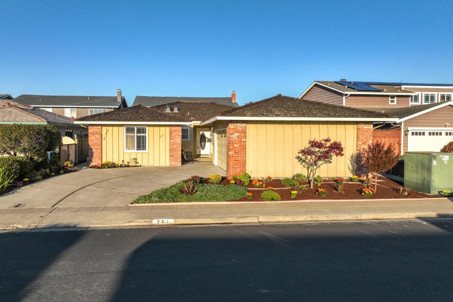 Front Image Thumbnail for ML82028401