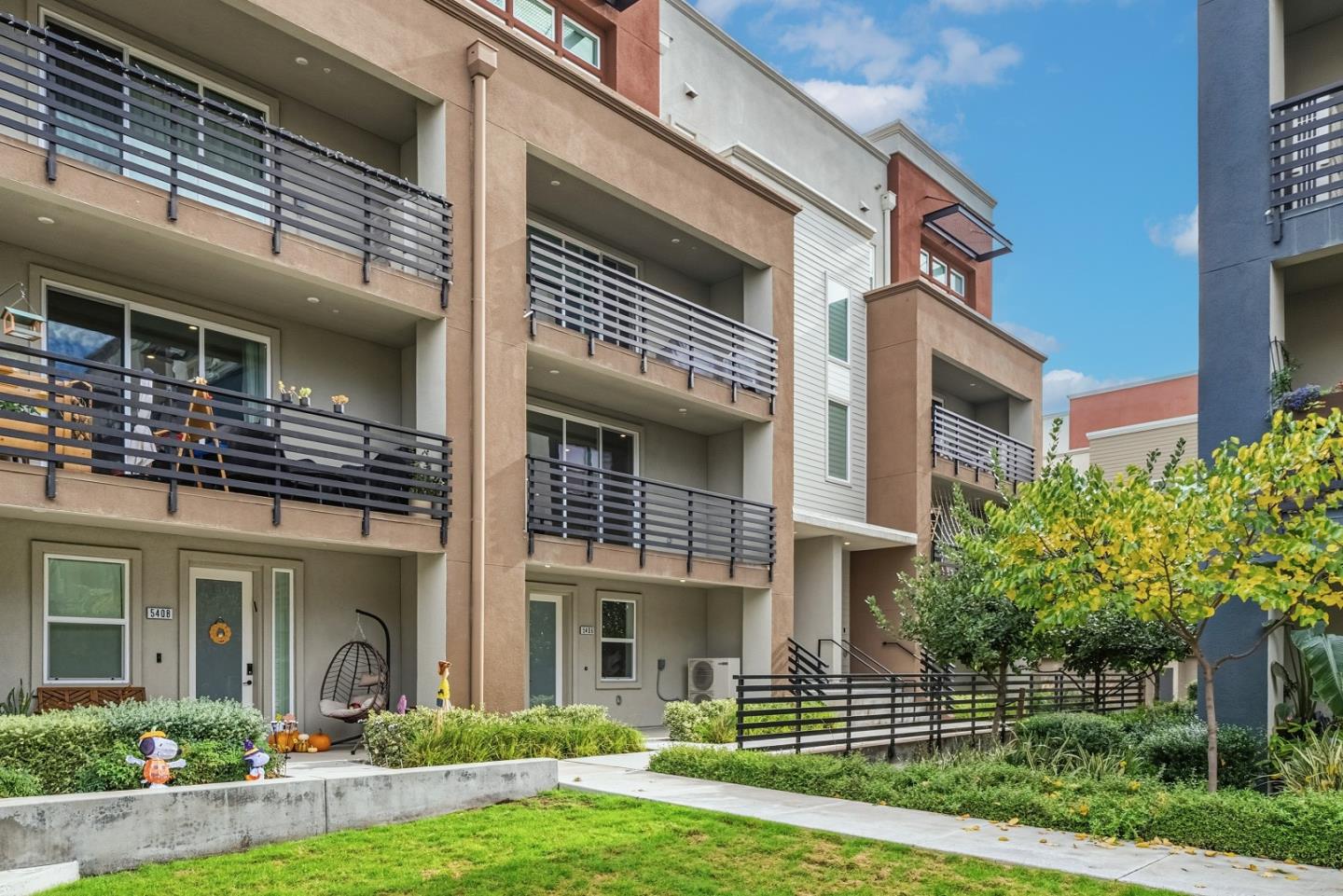 Front Image Thumbnail for ML82028458