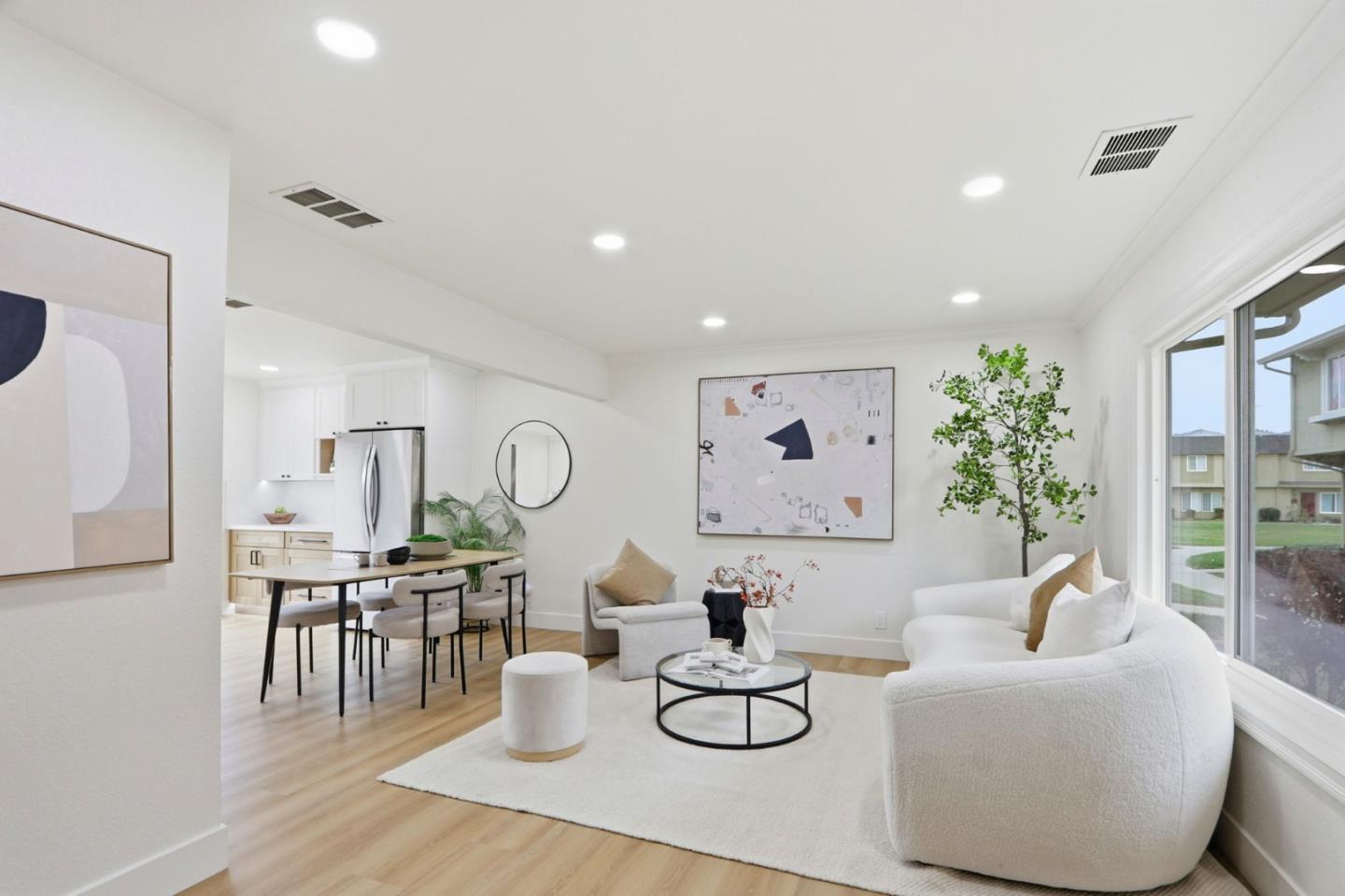 Front Image Thumbnail for ML82028483