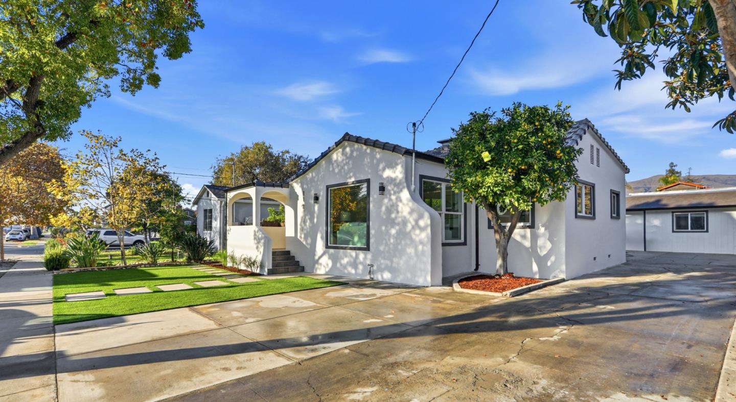 Front Image Thumbnail for ML82028511