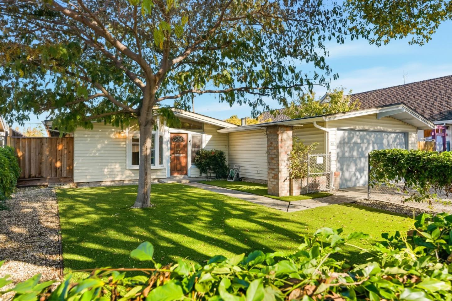 Front Image Thumbnail for ML82028541