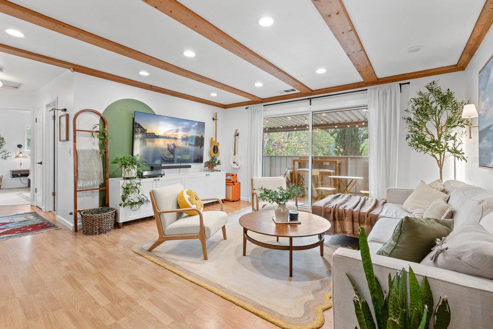 Front Image Thumbnail for ML82028561