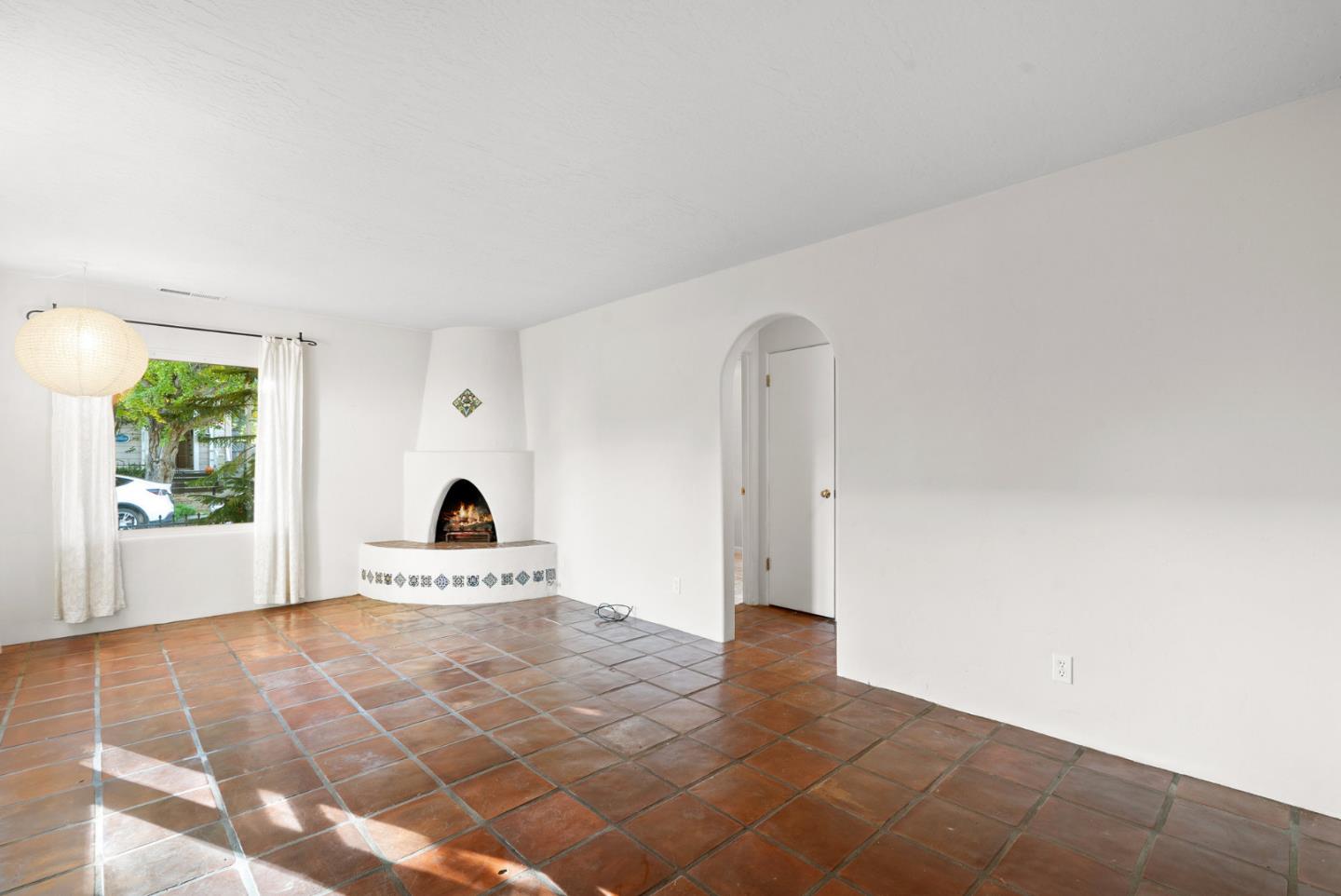 Front Image Thumbnail for ML82028570