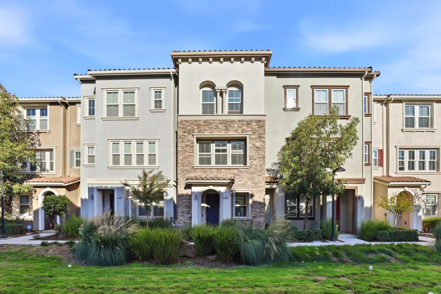 Front Image Thumbnail for ML82028652