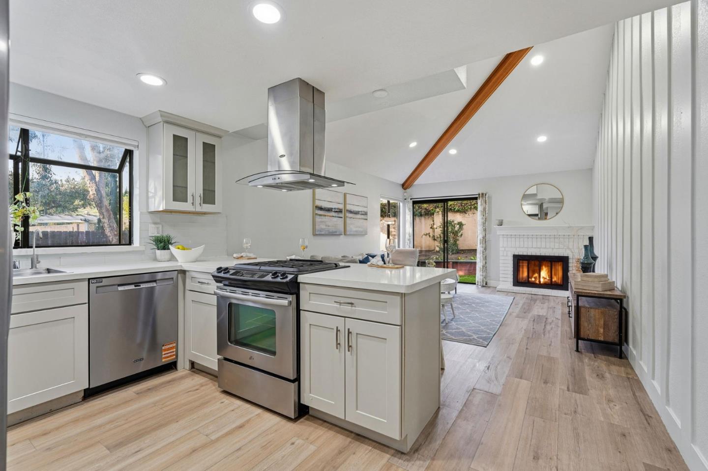 Front Image Thumbnail for ML82028691