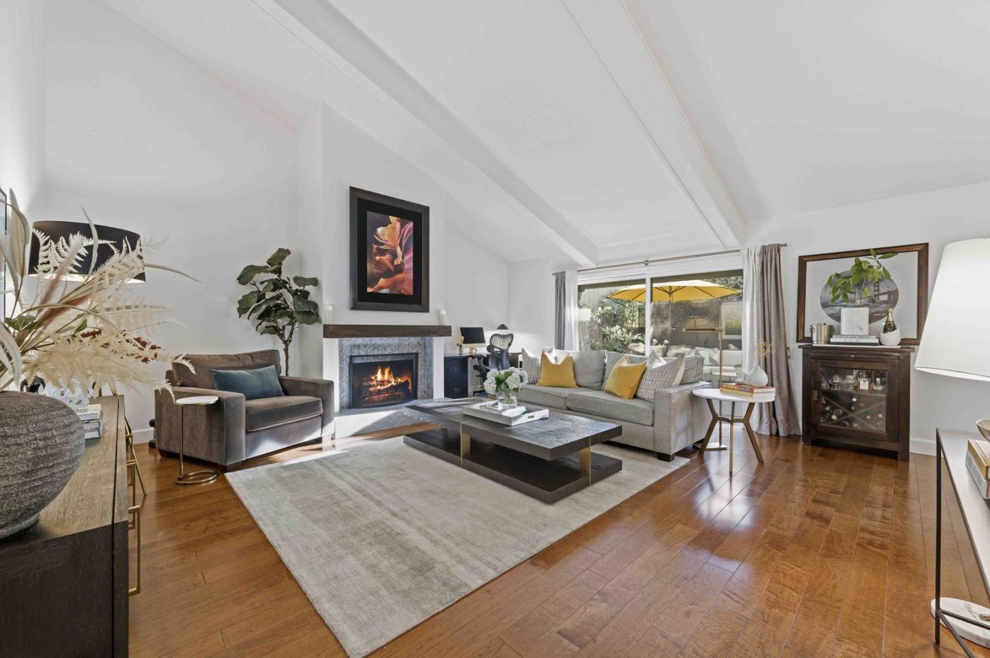 Front Image Thumbnail for ML82028694