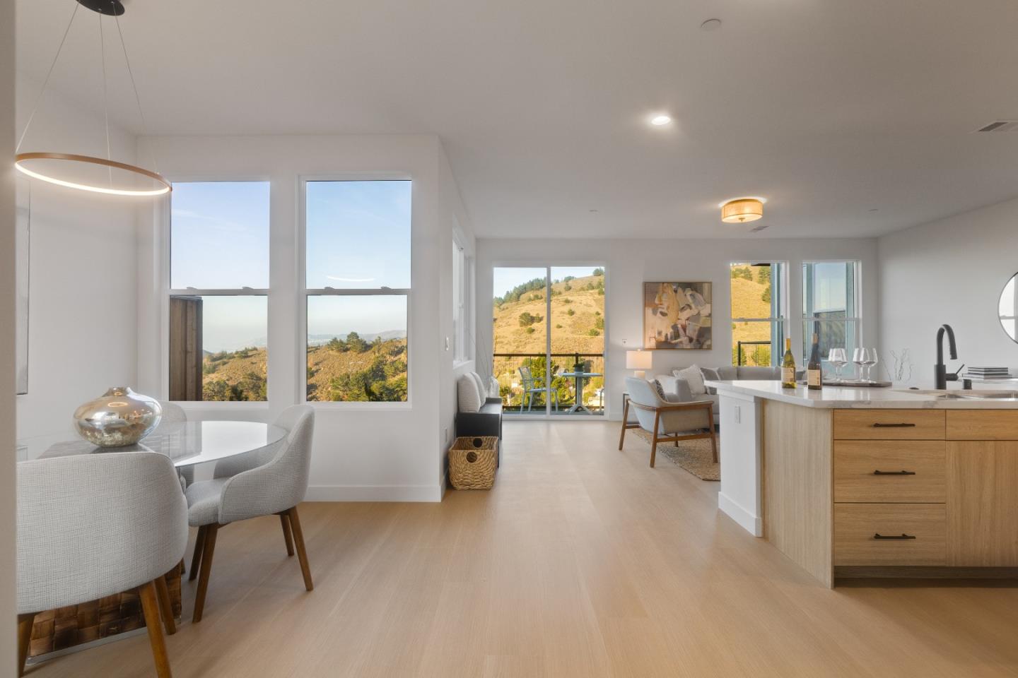 Front Image Thumbnail for ML82028698