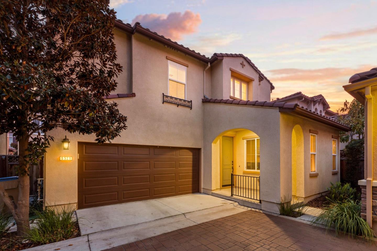 Front Image Thumbnail for ML82028699