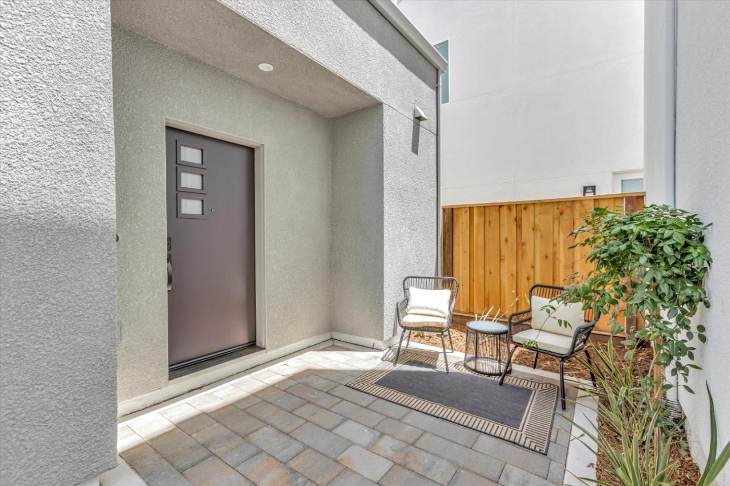 Front Image Thumbnail for ML82028712