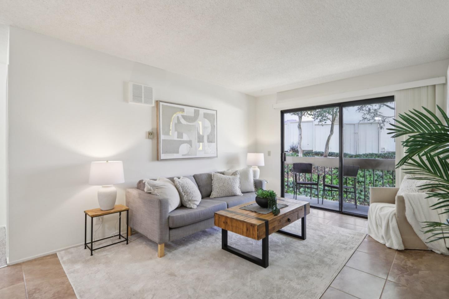 Front Image Thumbnail for ML82028768