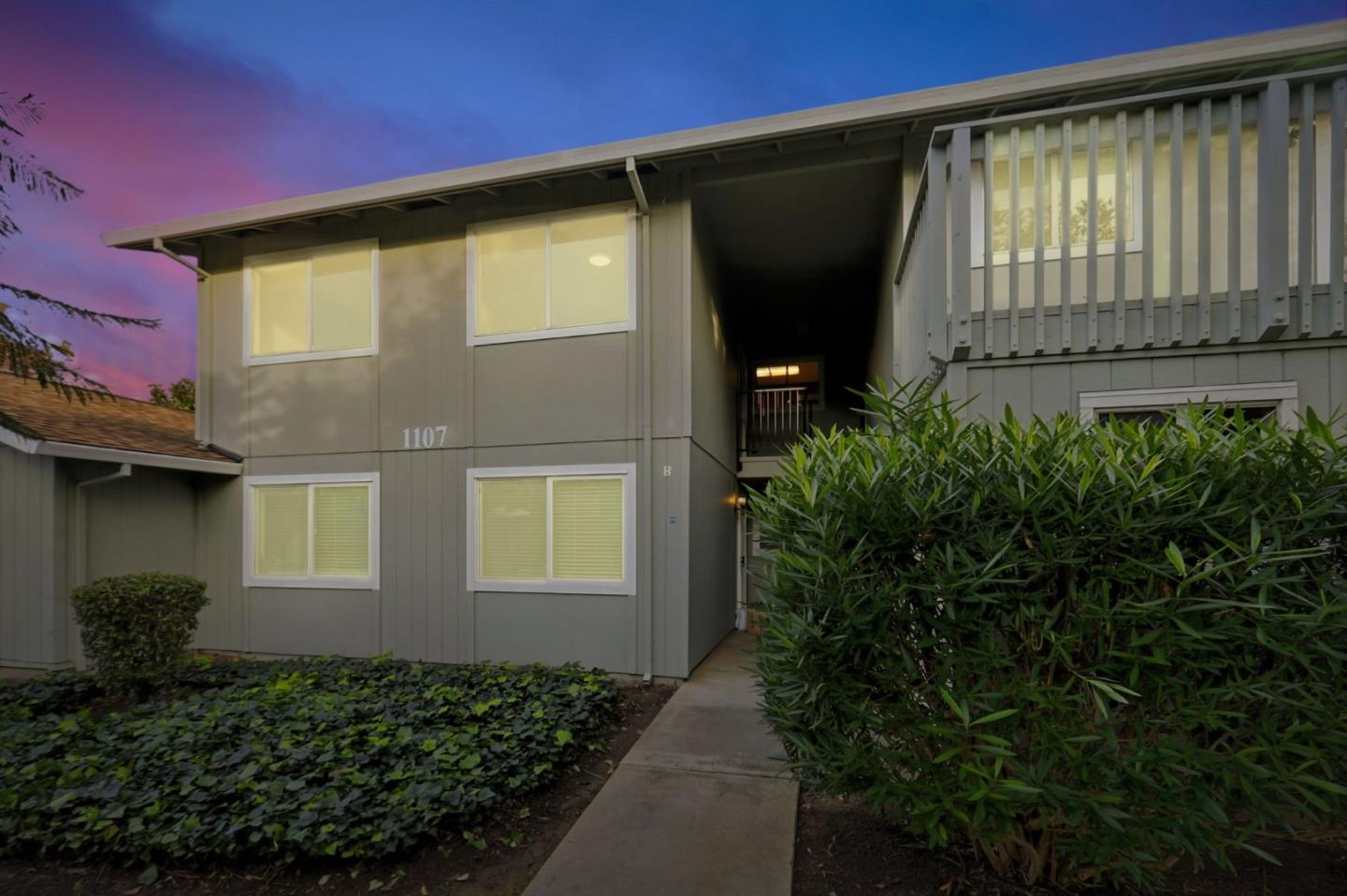 Front Image Thumbnail for ML82028794