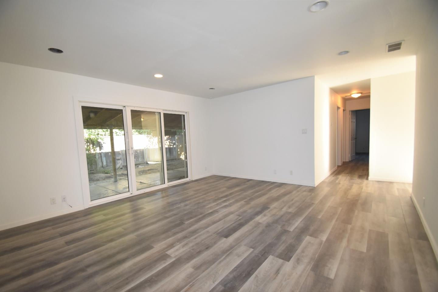 Front Image Thumbnail for ML82028899