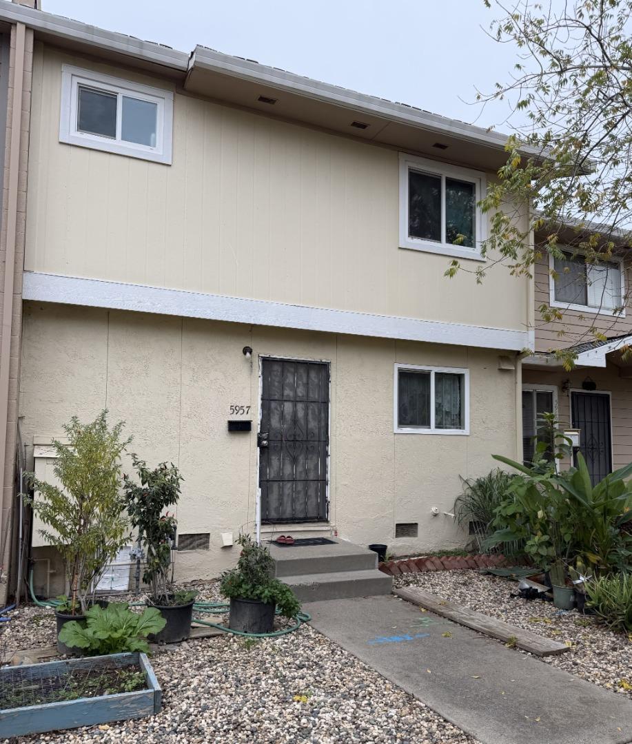 Front Image Thumbnail for ML82028923