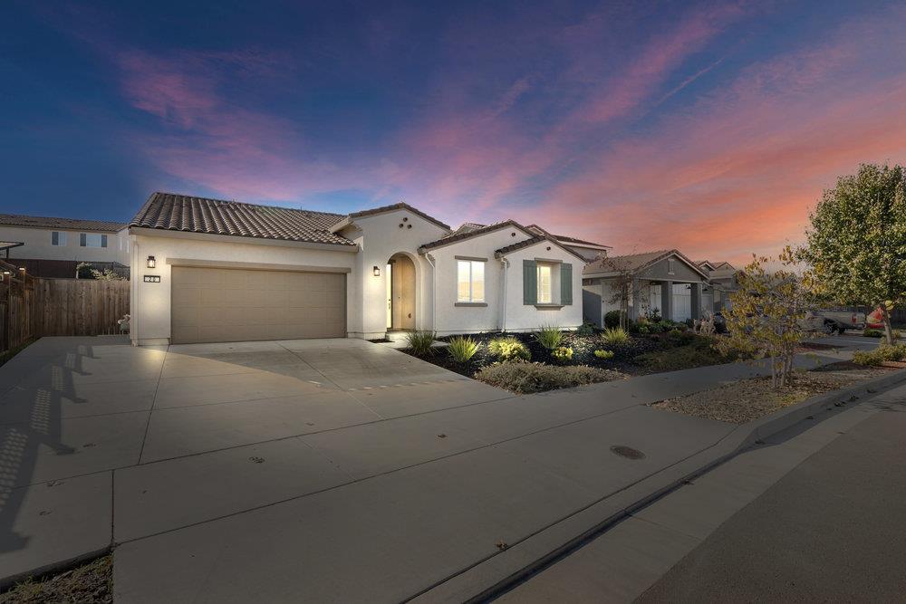 Front Image Thumbnail for ML82028937