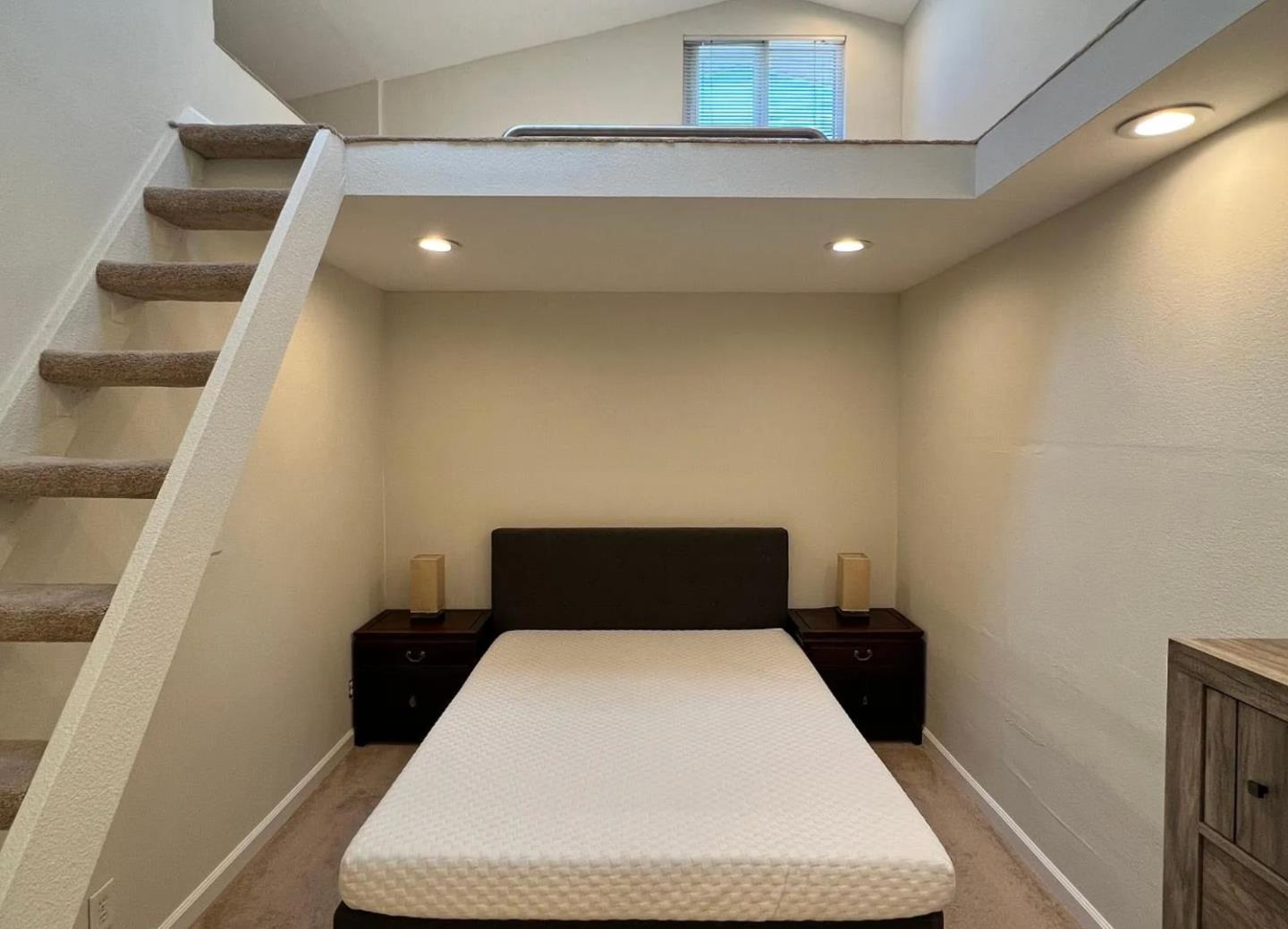 Front Image Thumbnail for ML82028938