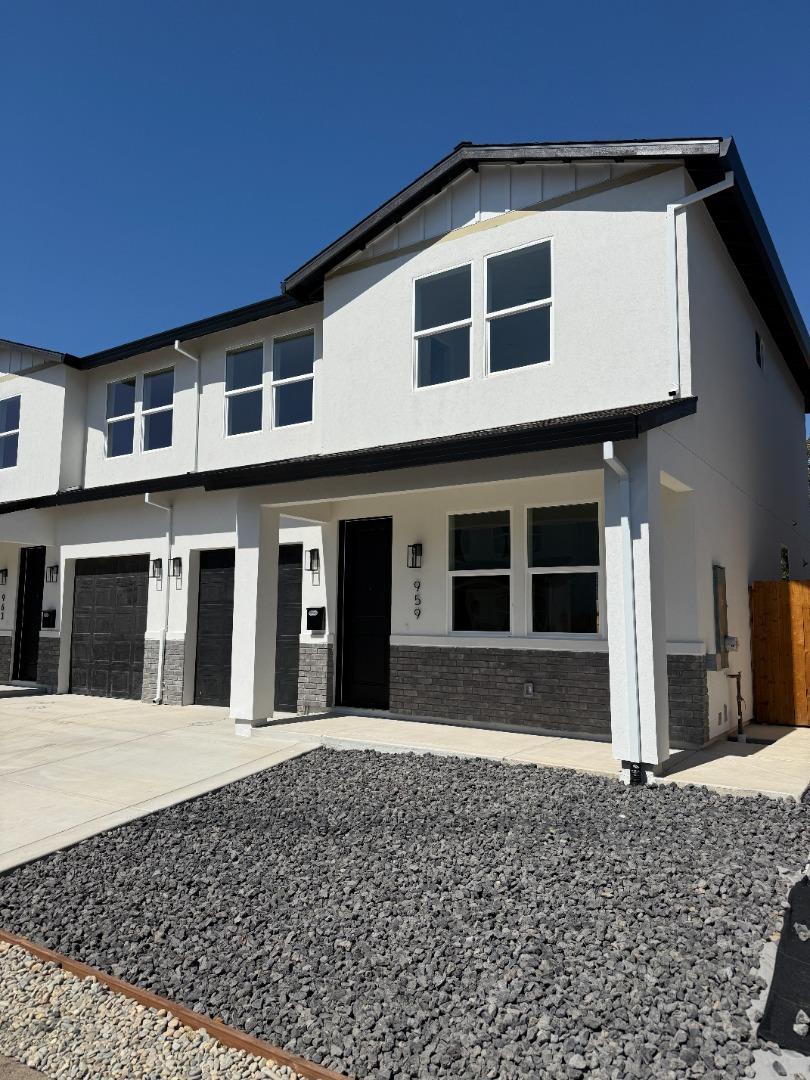 Front Image Thumbnail for ML82028961