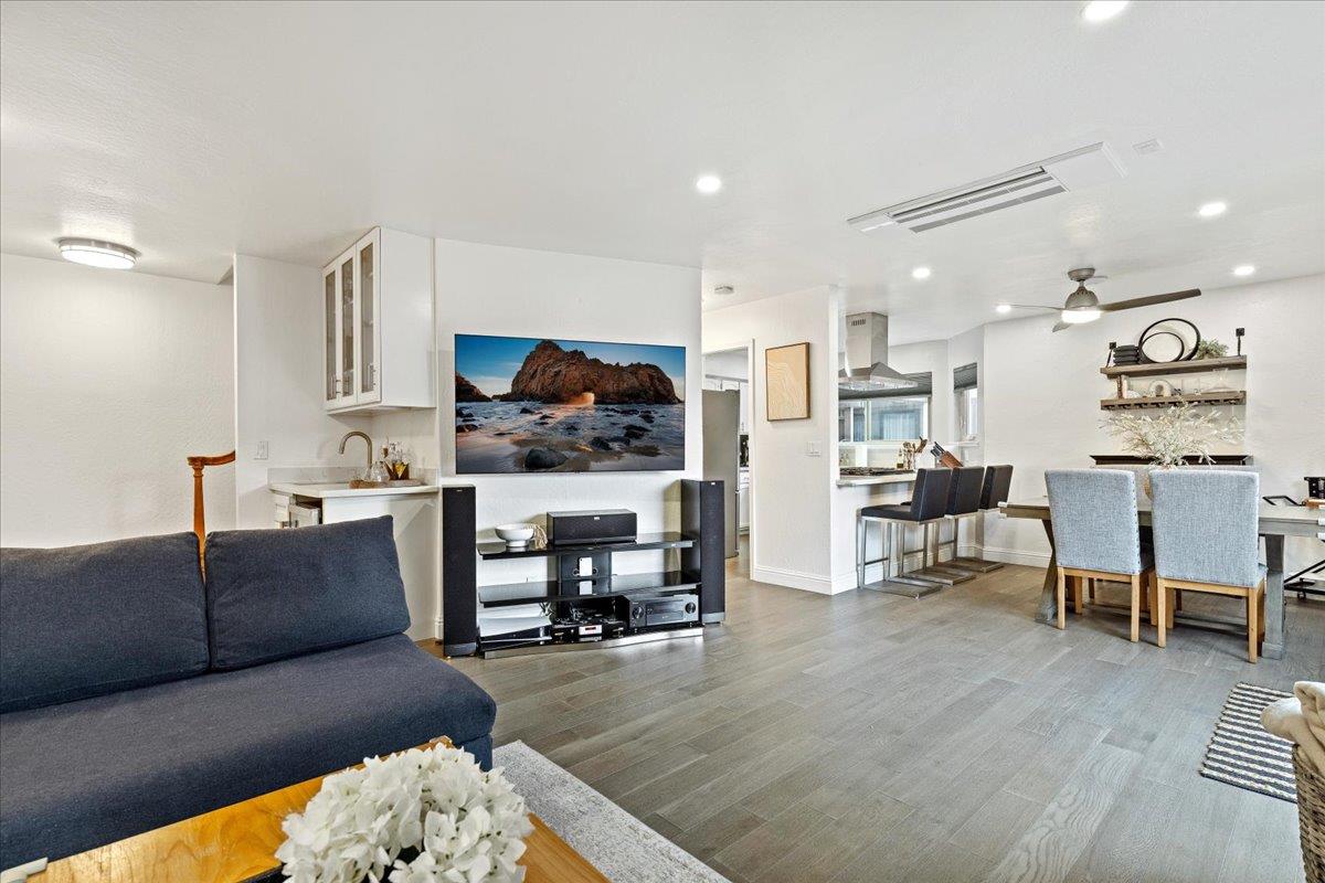 Front Image Thumbnail for ML82029054