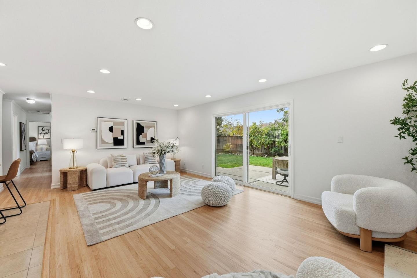 Front Image Thumbnail for ML82029173