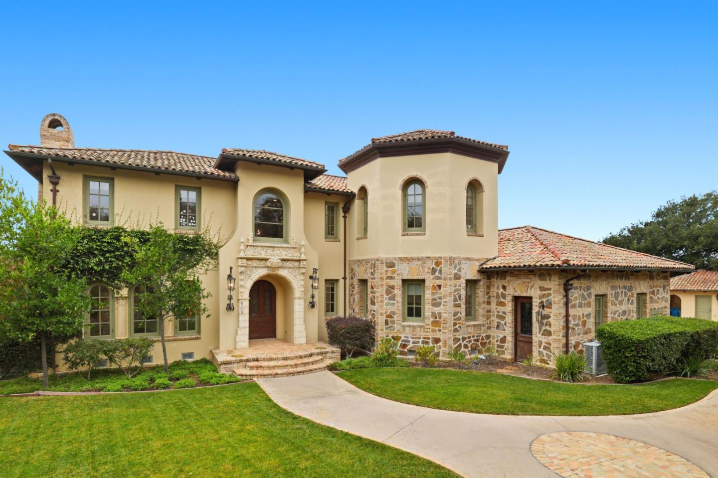 Front Image Thumbnail for ML82029257