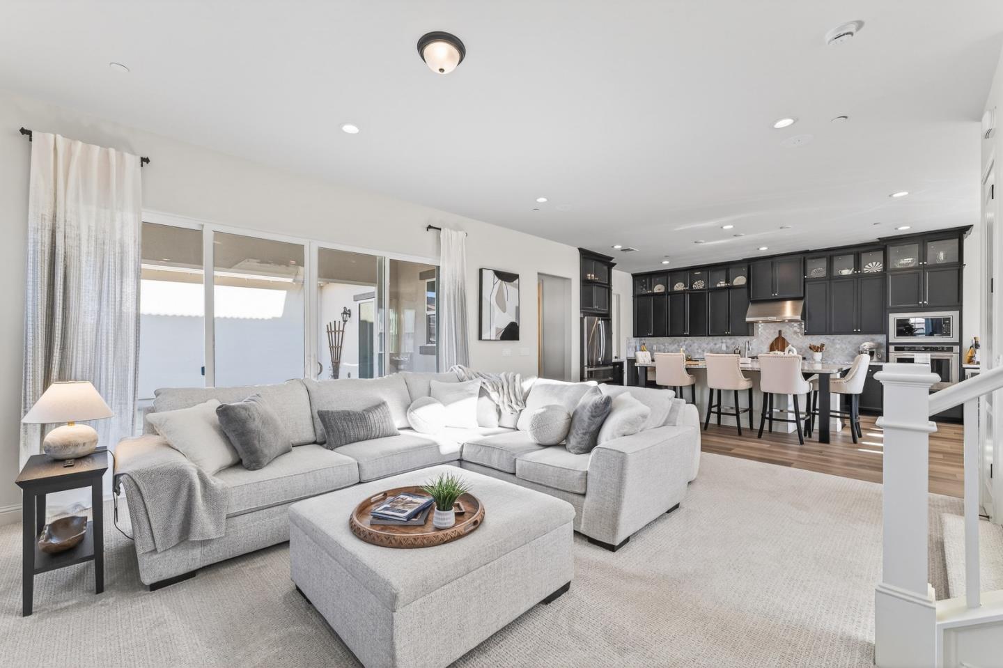 Front Image Thumbnail for ML82029271