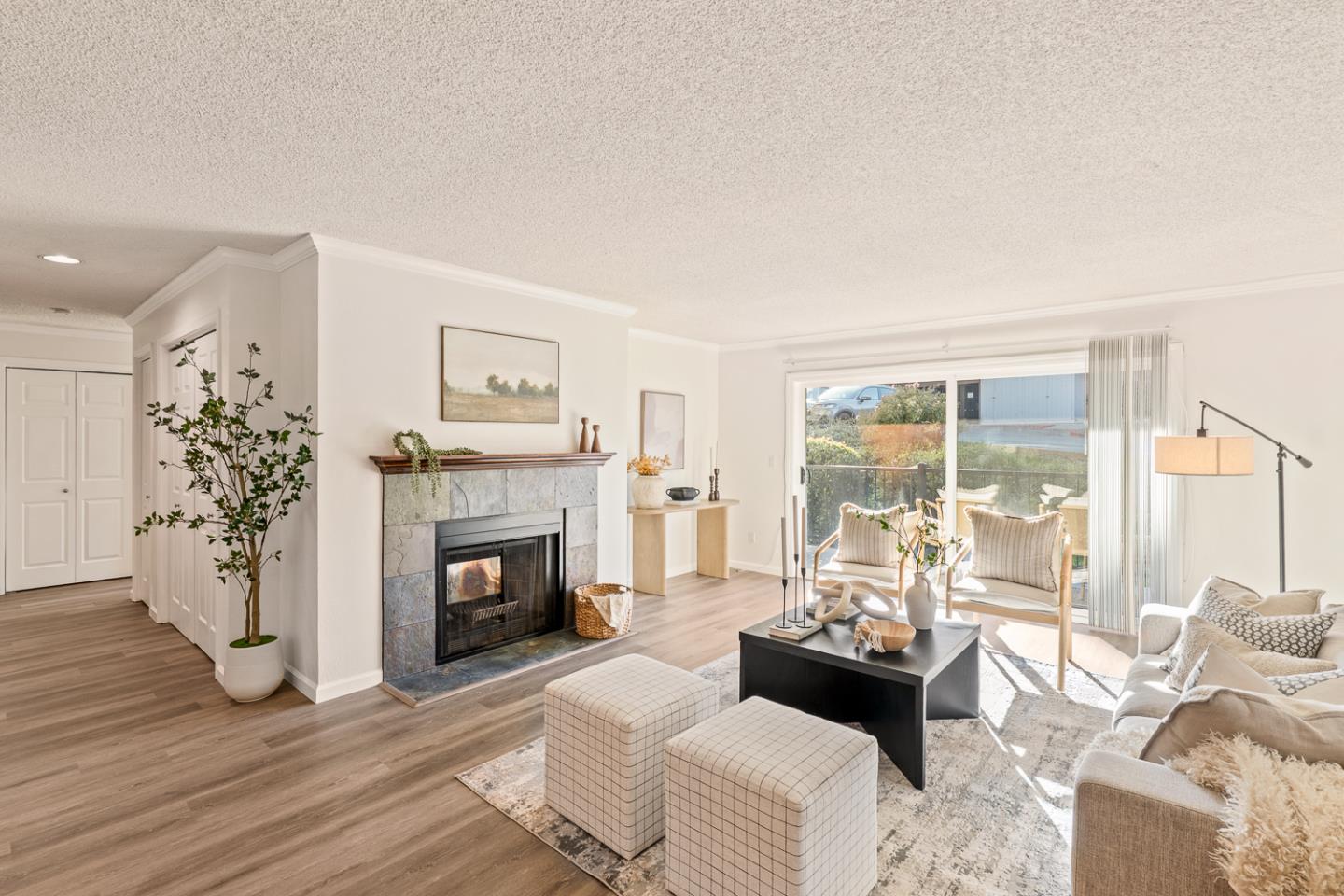 Front Image Thumbnail for ML82029276