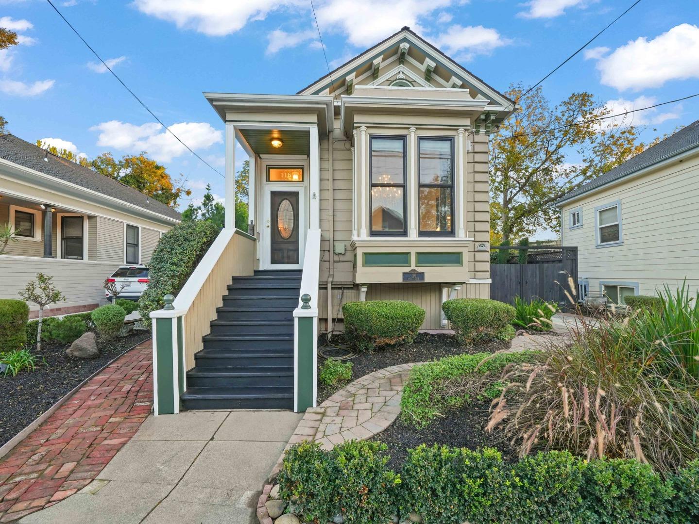 Front Image Thumbnail for ML82029323