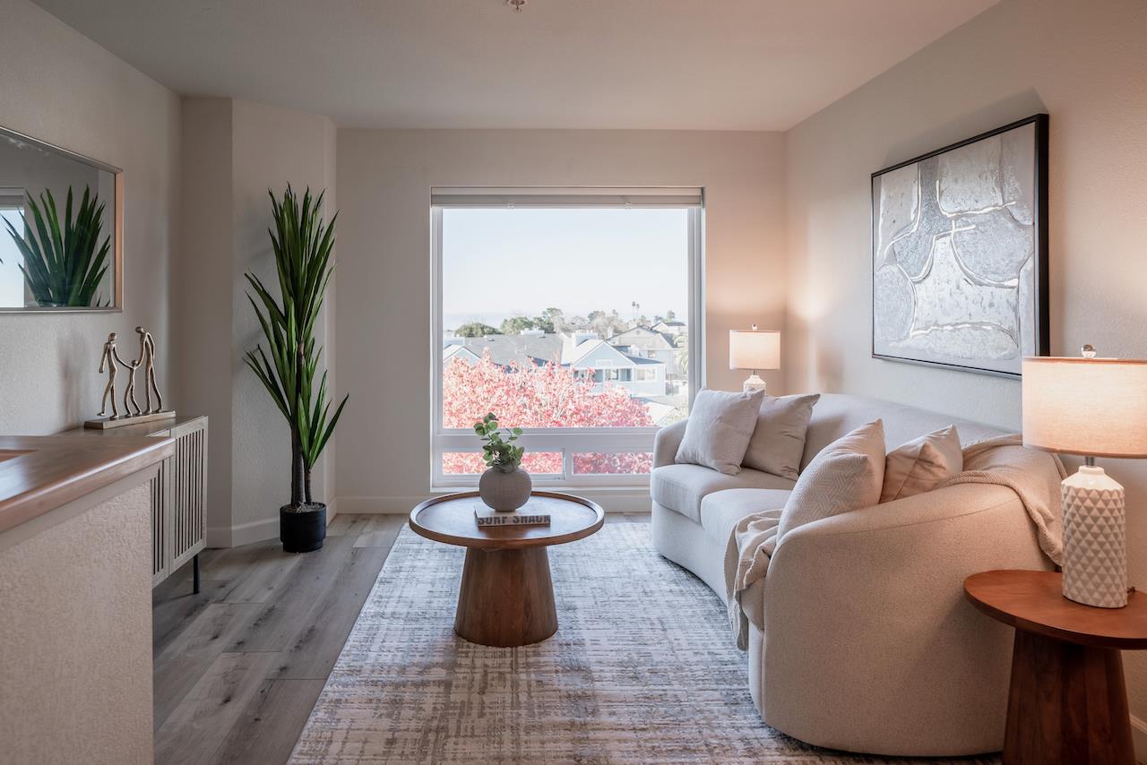 Front Image Thumbnail for ML82029328