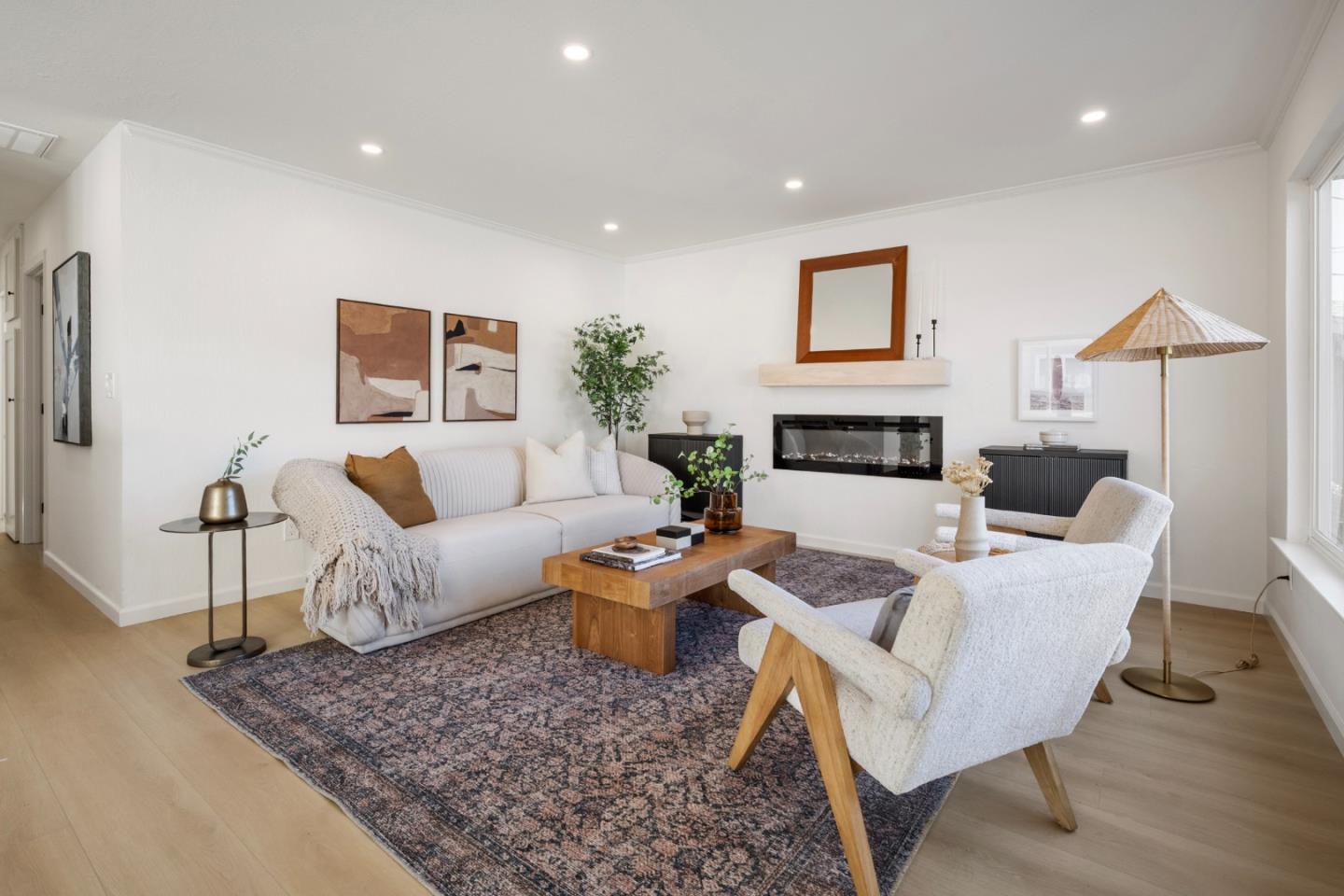 Front Image Thumbnail for ML82029332