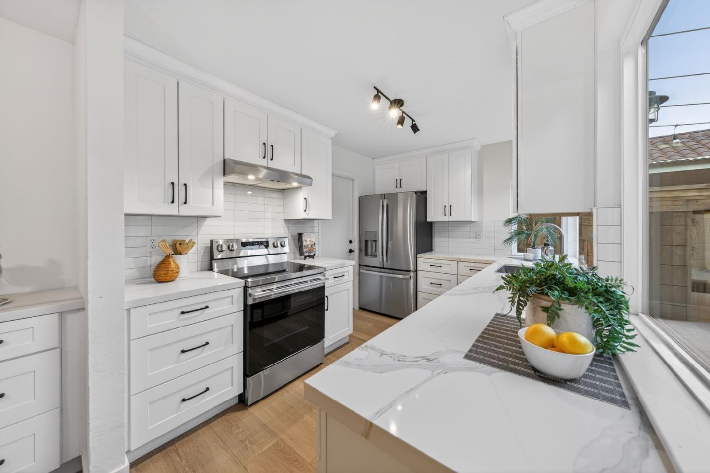 Front Image Thumbnail for ML82029339