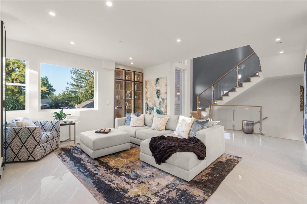 Front Image Thumbnail for ML82029449