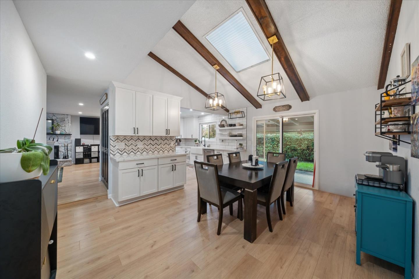 Front Image Thumbnail for ML82029487