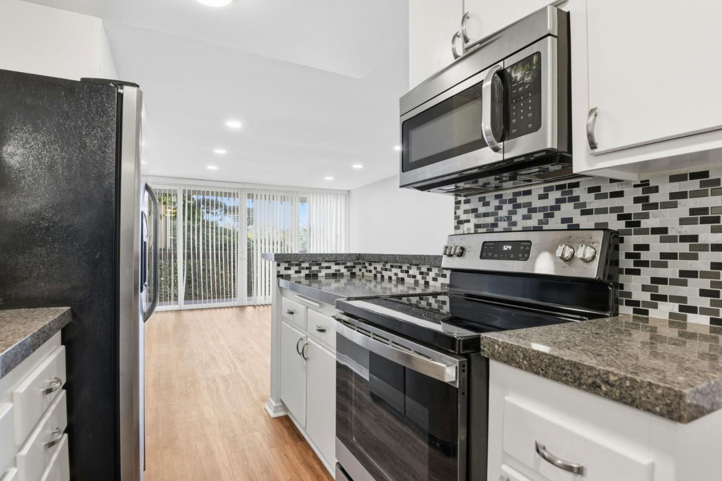 Front Image Thumbnail for ML82029513