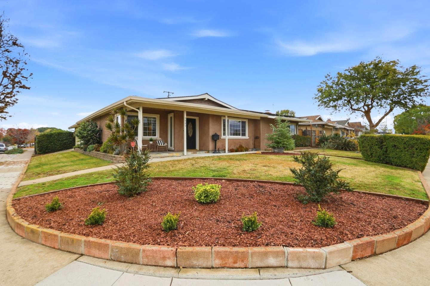 Front Image Thumbnail for ML82029674