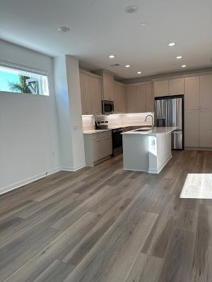 Front Image Thumbnail for ML82029697