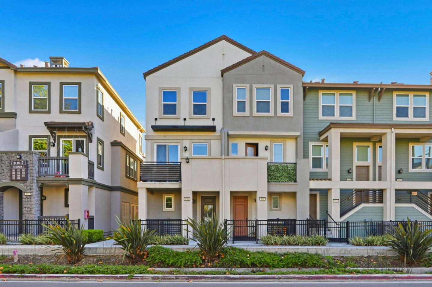 Front Image Thumbnail for ML82029722