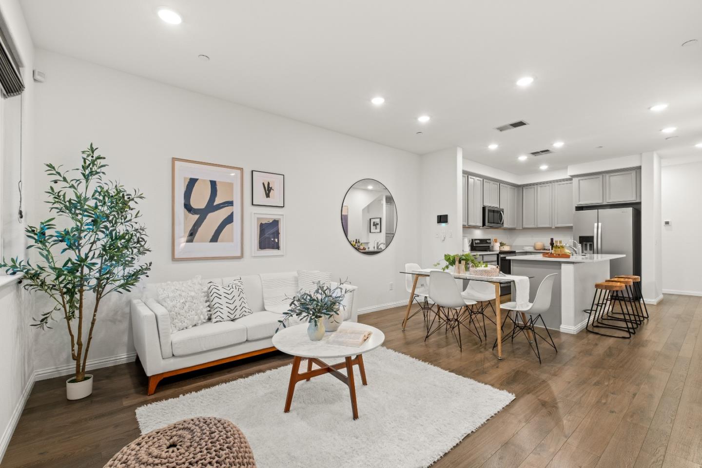 Front Image Thumbnail for ML82029756