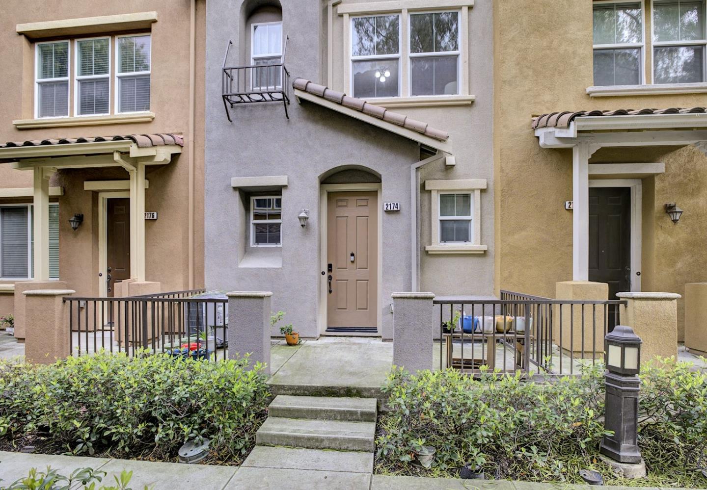 Front Image Thumbnail for ML82029916