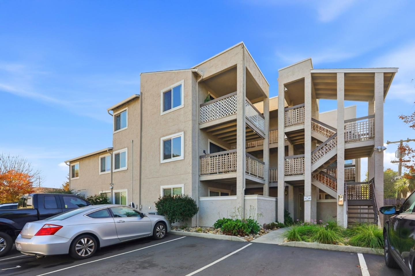 Front Image Thumbnail for ML82030136