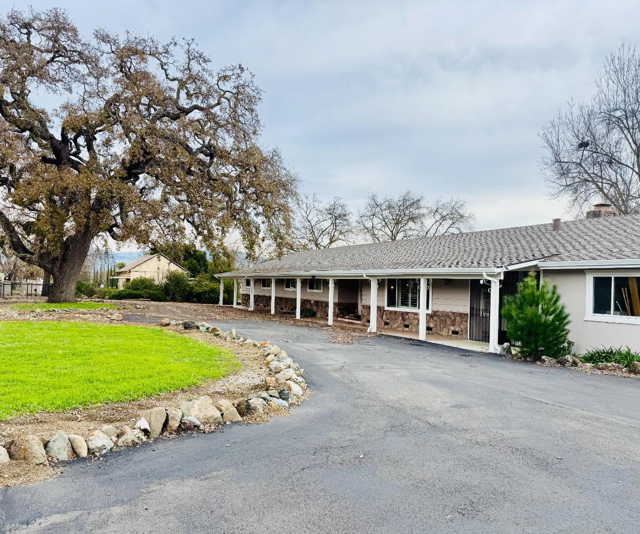 Front Image Thumbnail for ML82030139