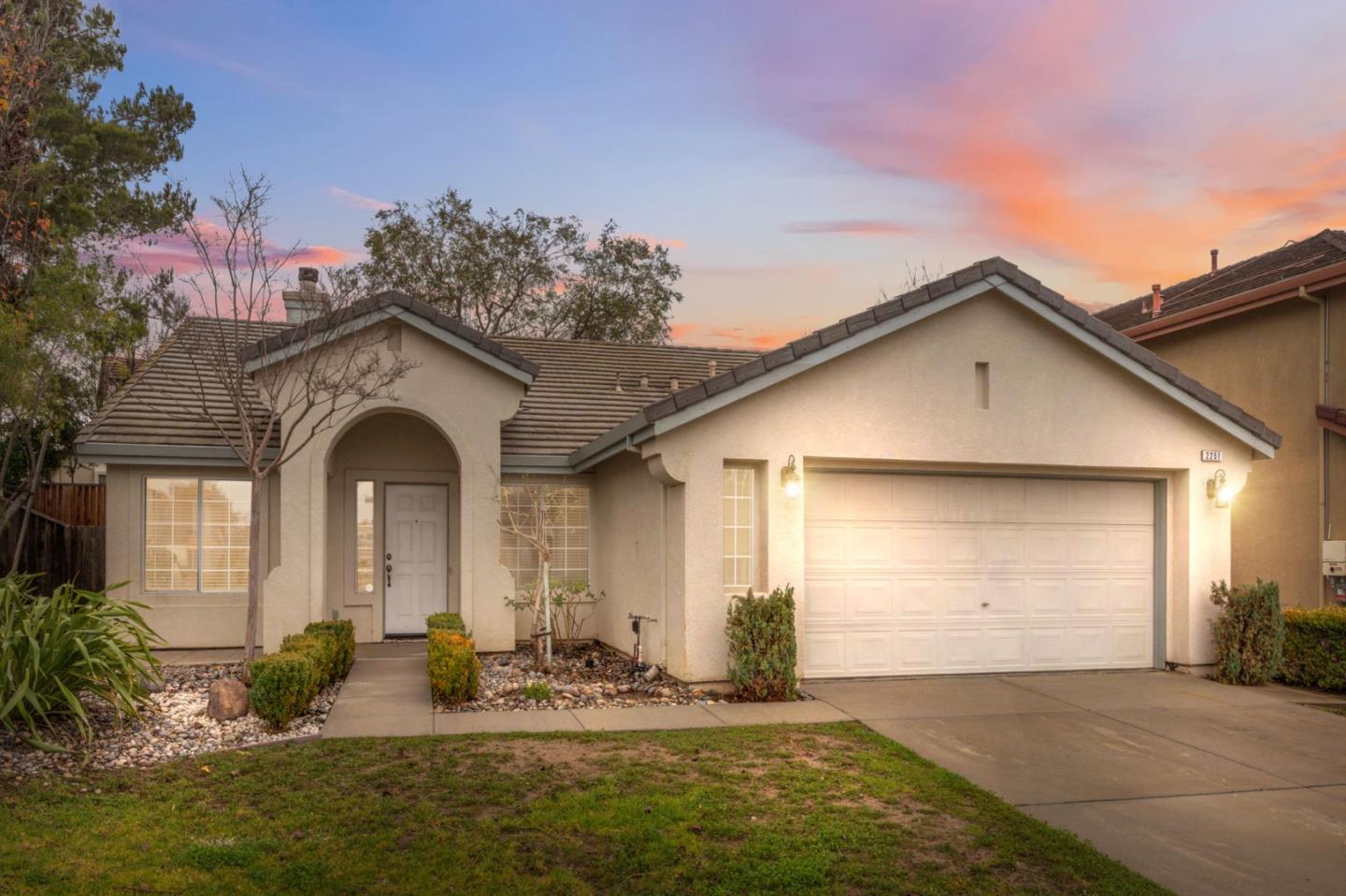 Front Image Thumbnail for ML82030279