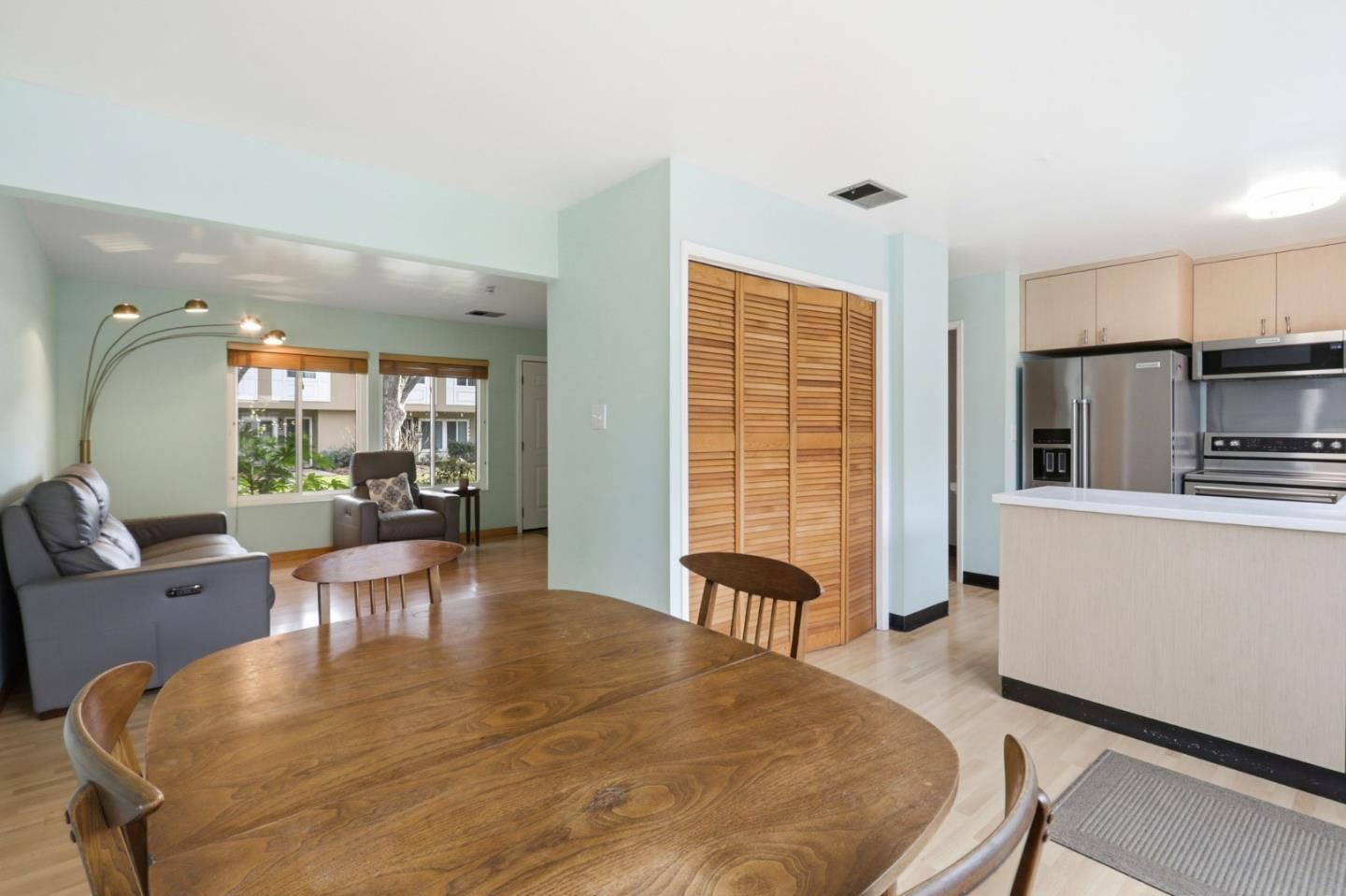 Front Image Thumbnail for ML82030299