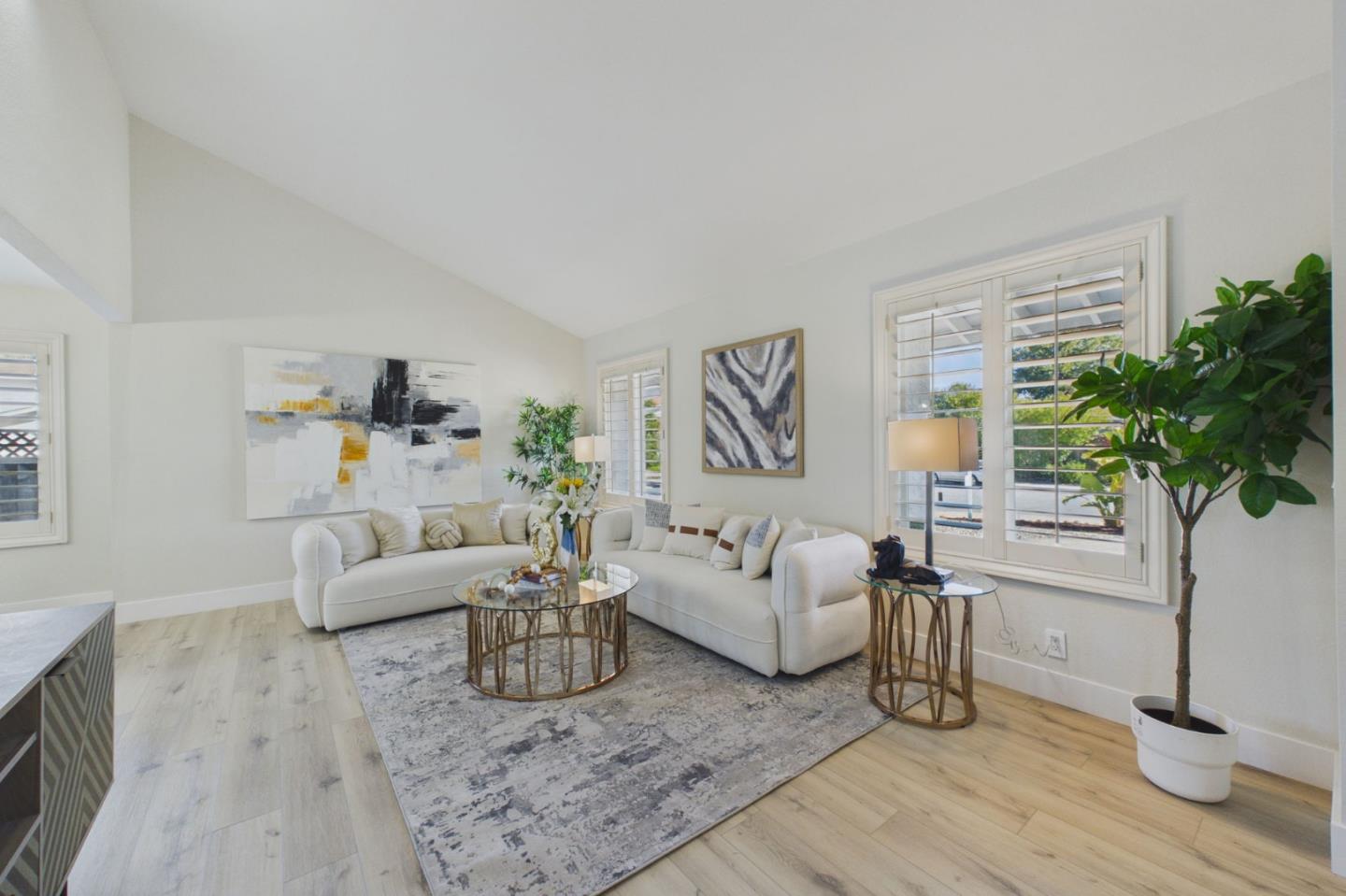 Front Image Thumbnail for ML82030394